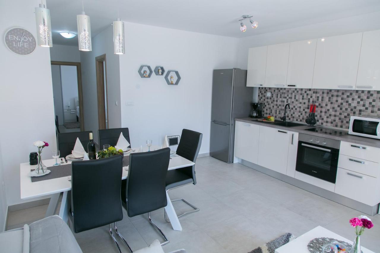 Navi Apartment Kaštela Екстериор снимка