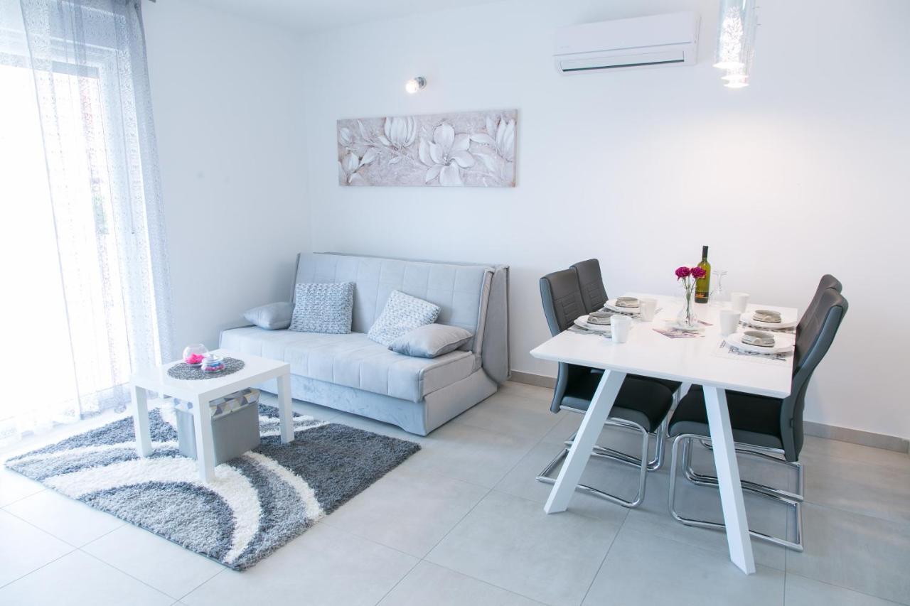 Navi Apartment Kaštela Екстериор снимка